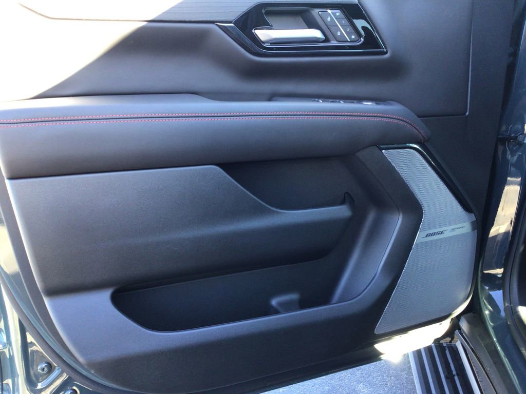 New 2026 GMC Yukon AT4 Ultimate w/ LPO, Illumination Package image 15