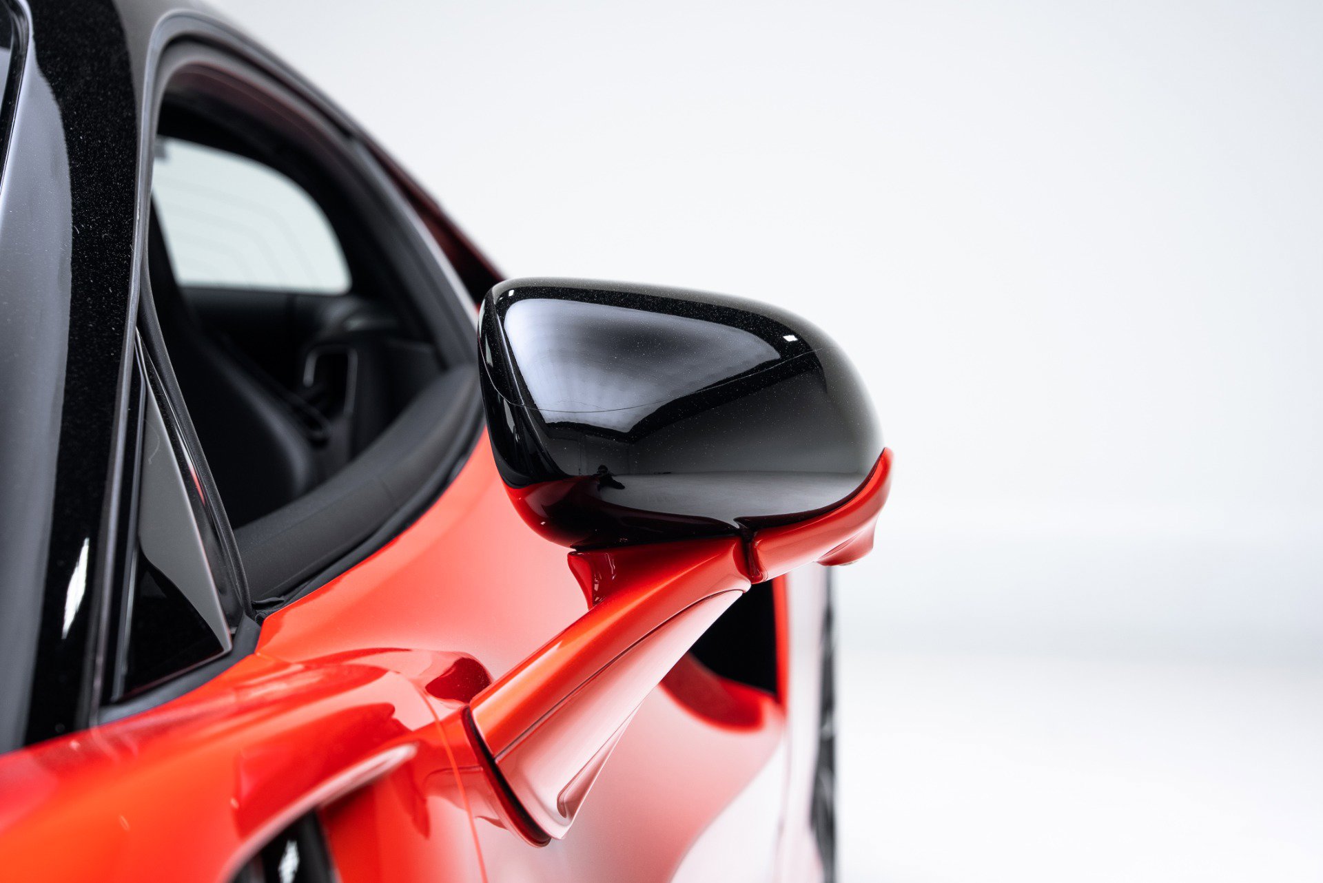 Used 2024 McLaren Artura image 15