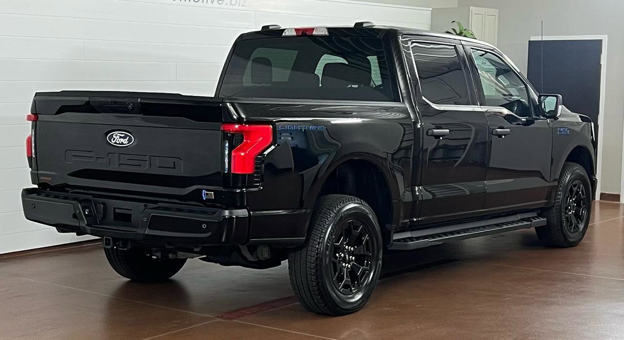 Used 2025 Ford F150 Lightning XLT image 3