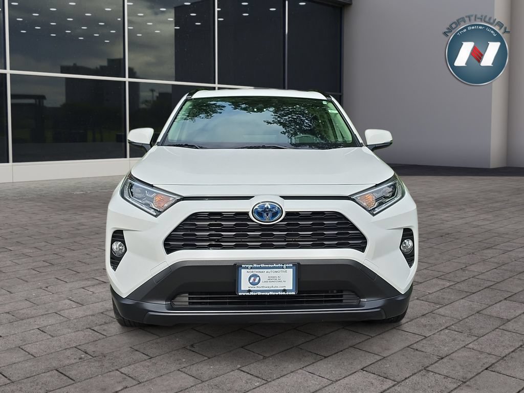 Used 2021 Toyota RAV4 XLE w/ XLE Grade Weather Package AWD/4WD image 8