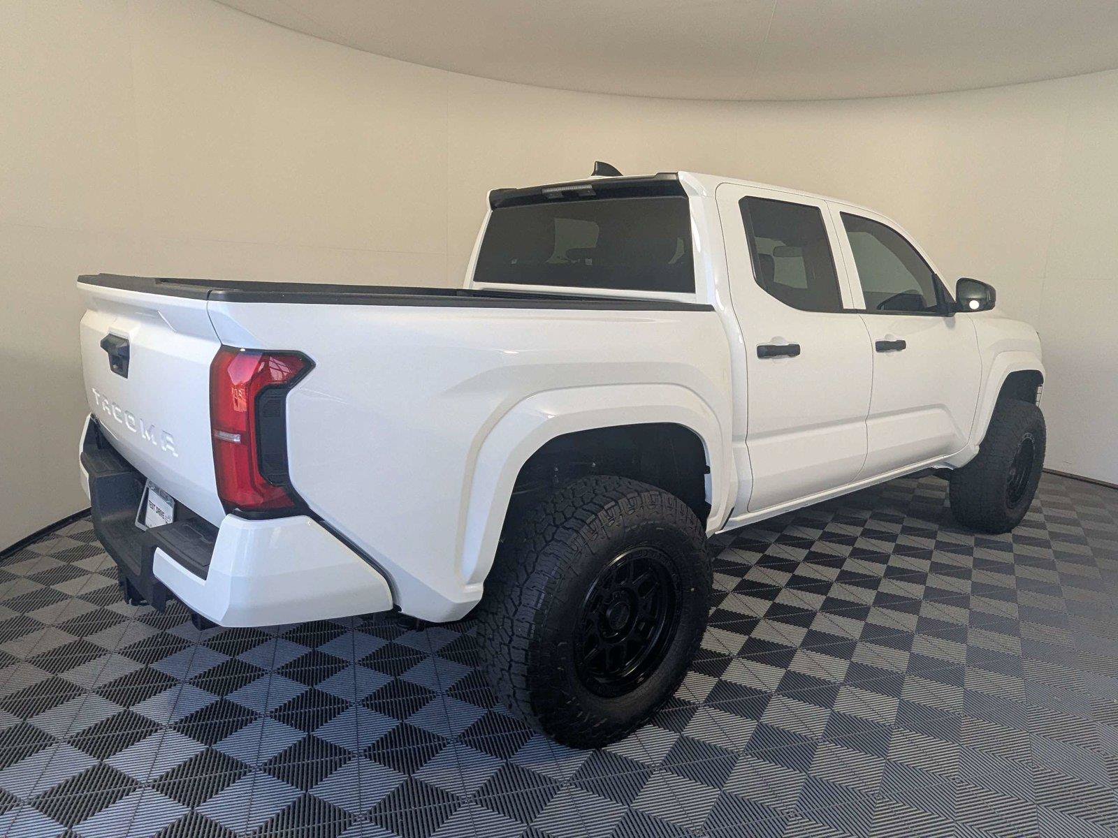 Used 2025 Toyota Tacoma SR AWD/4WD image 5