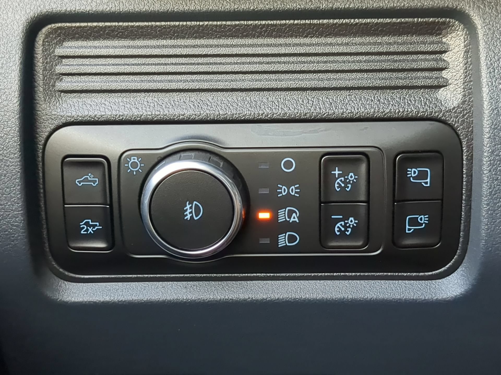 Used 2025 Ford F250 Lariat w/ Black Appearance Package AWD/4WD image 65