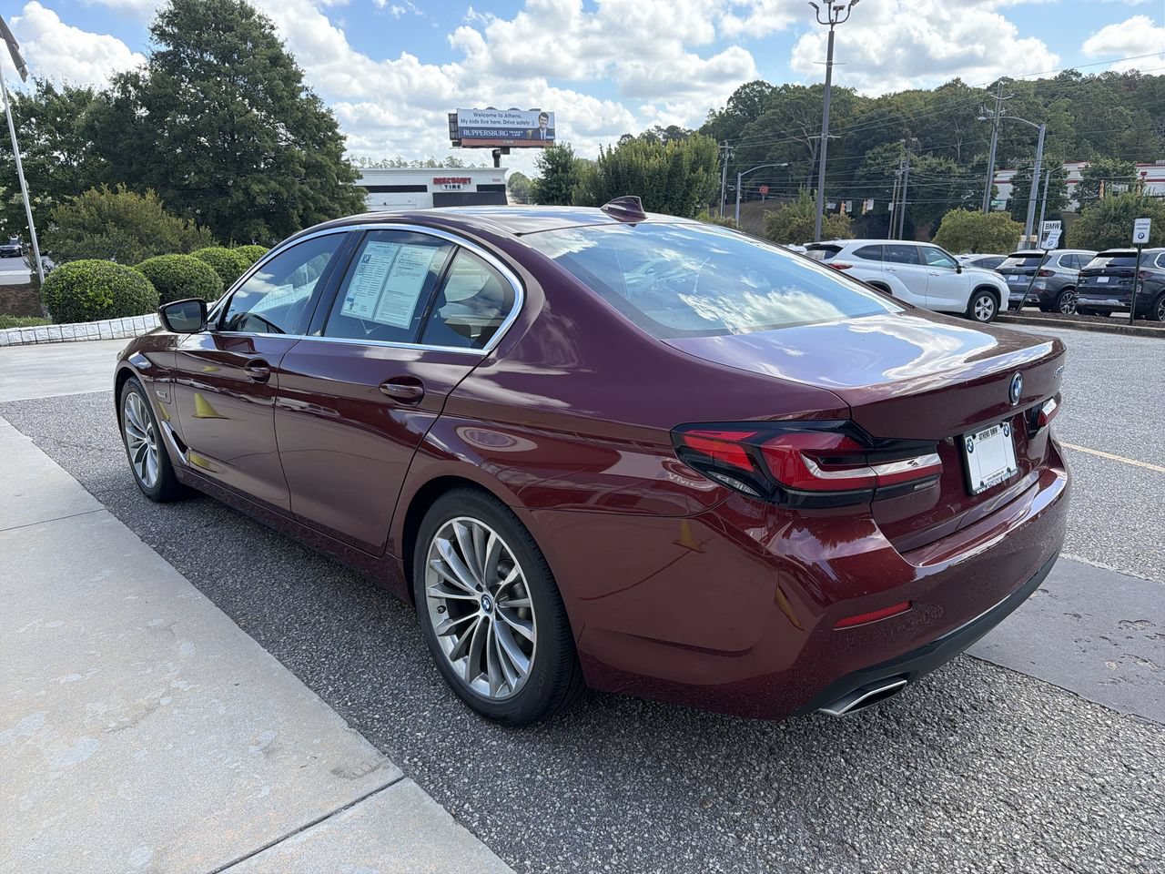 Used 2023 BMW 530e w/ Premium Package RWD image 9