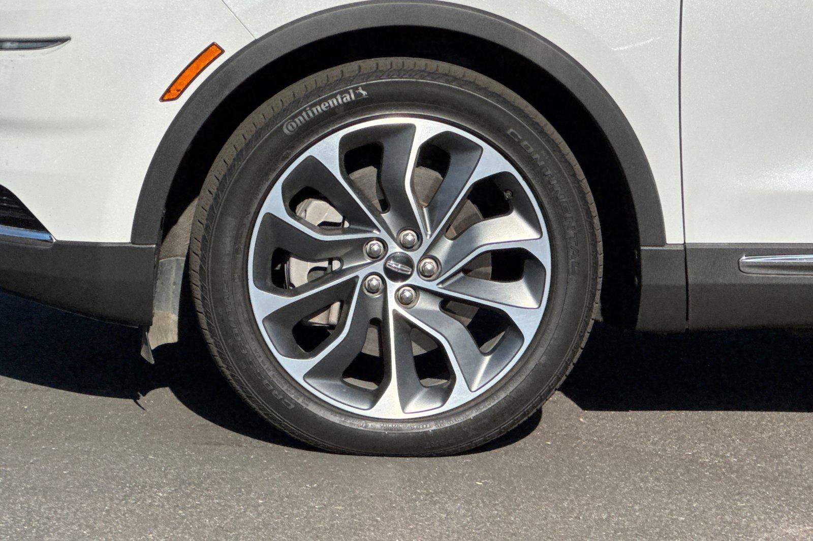 Used 2023 Lincoln Nautilus Reserve w/ Luxury Package image 28