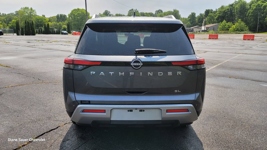 Used 2025 Nissan Pathfinder SL FWD image 10