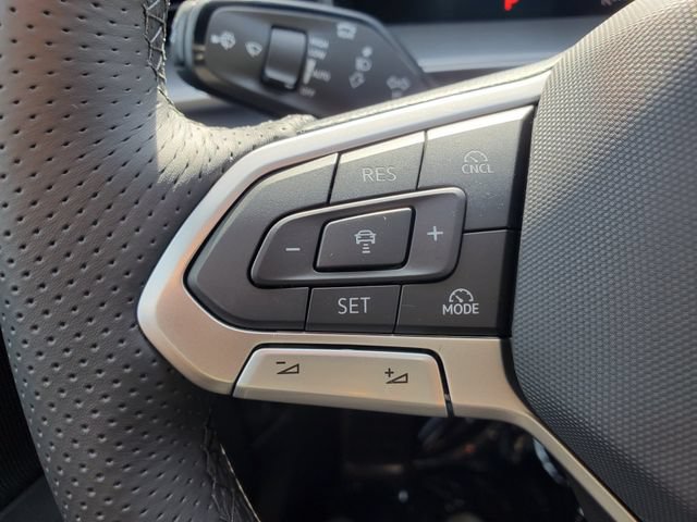 New 2026 Volkswagen Tiguan SE R-Line AWD/4WD image 21