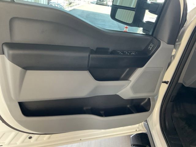 Used 2025 Ford F250 XL w/ XL Chrome Package image 6