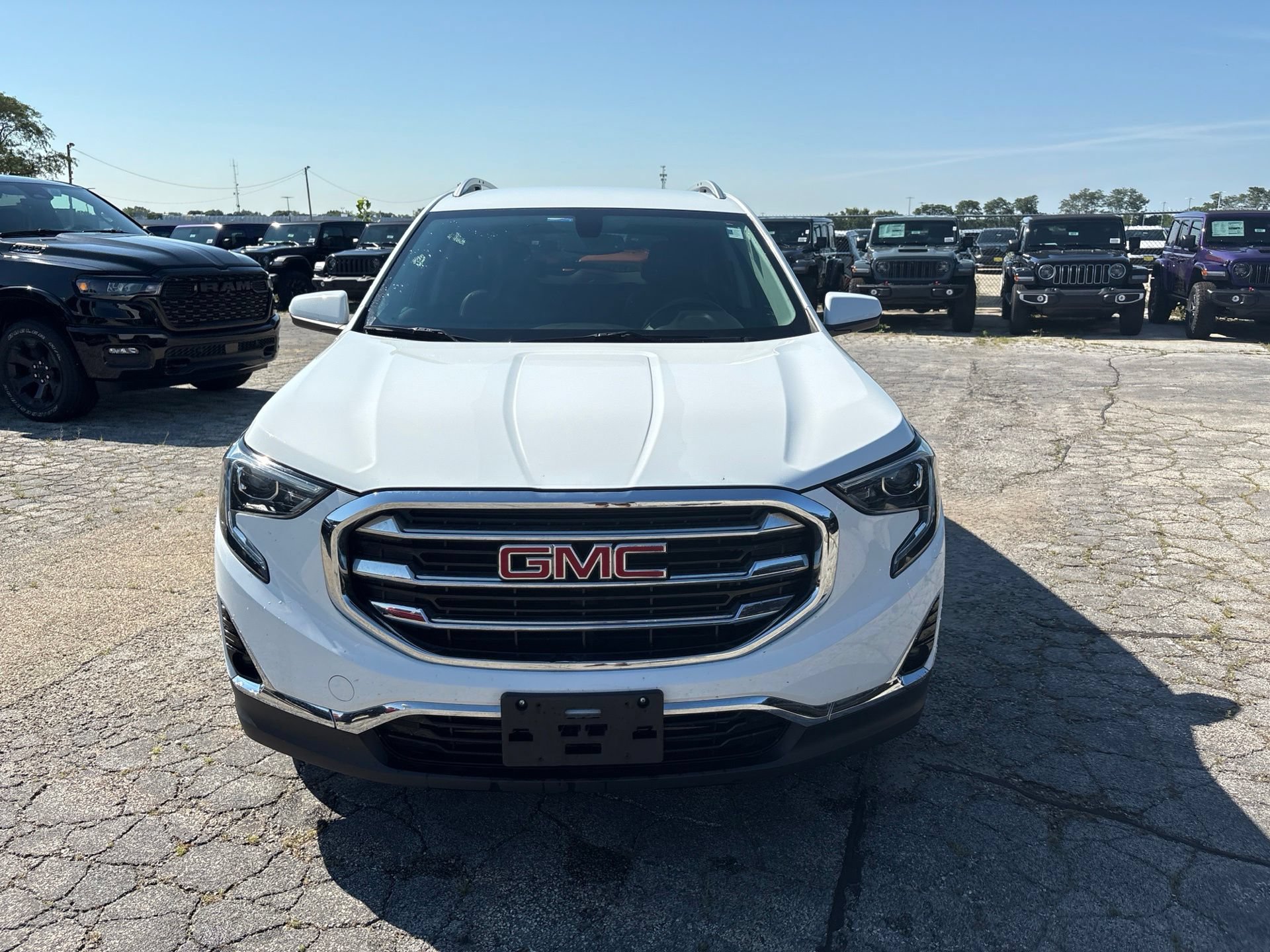 Used 2019 GMC Terrain SLT FWD image 2