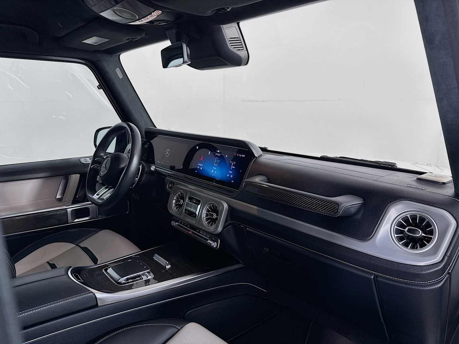 Used 2025 Mercedes-Benz G 63 AMG 4MATIC image 32