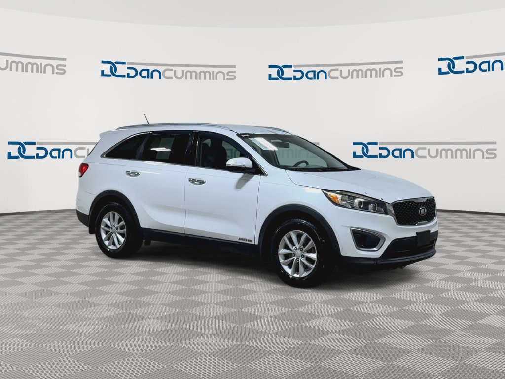 Used 2017 Kia Sorento AWD image 3