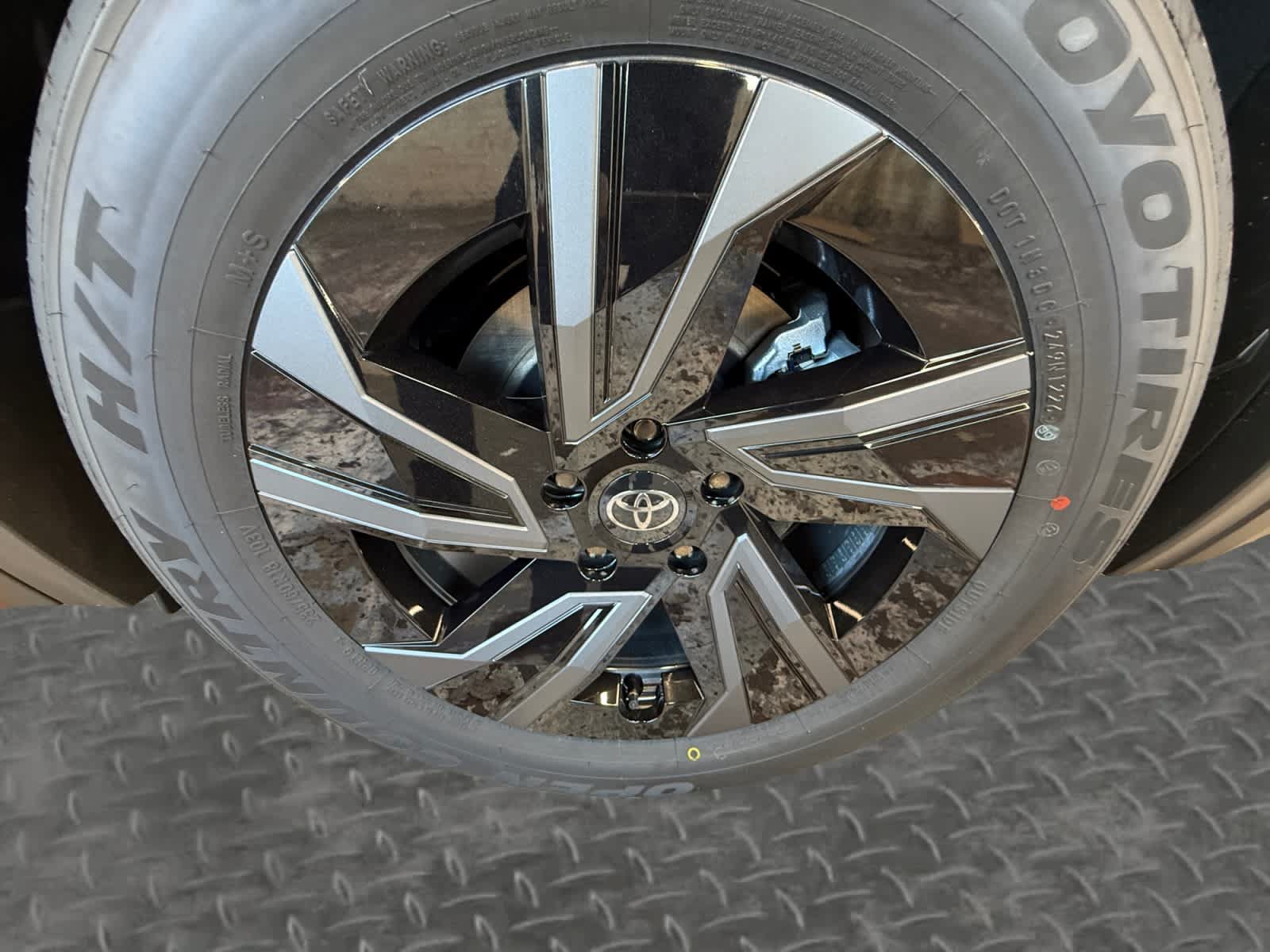 New 2026 Toyota C-HR AWD/4WD image 9
