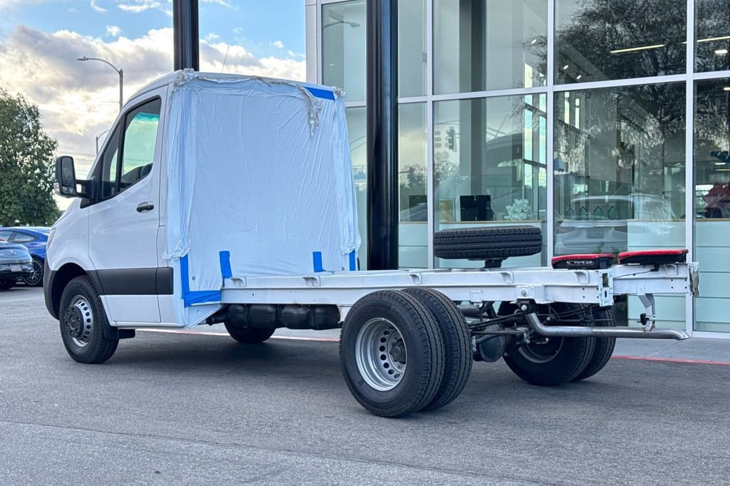 Used 2024 Mercedes-Benz Sprinter 4500 image 4