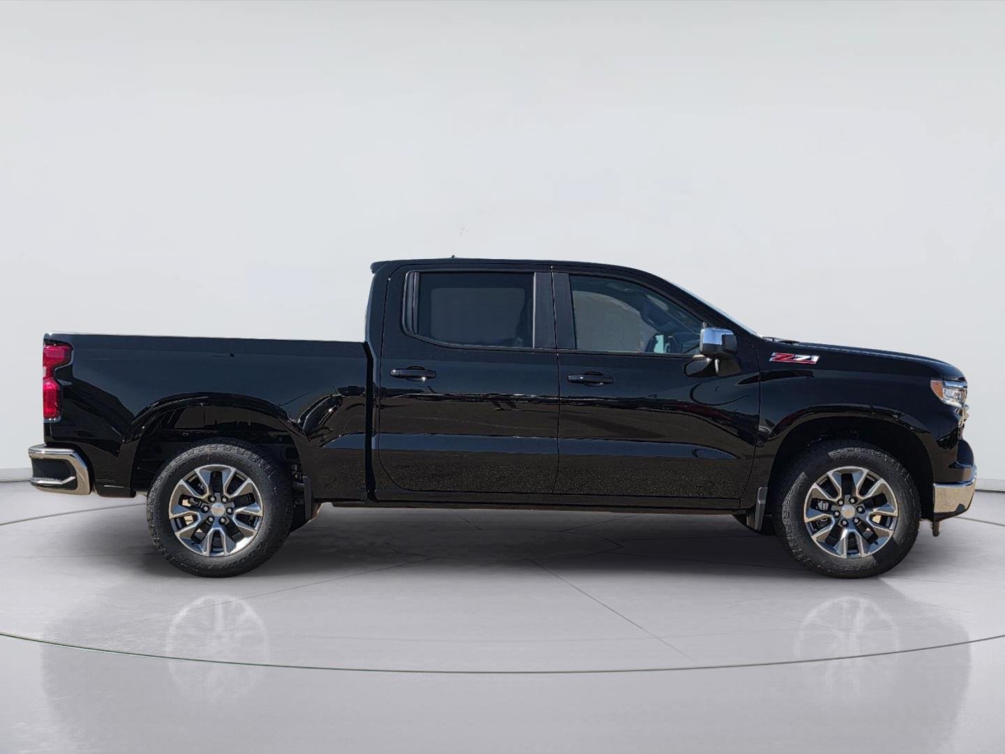 New 2026 Chevrolet Silverado 1500 LT w/ Z71 Off-Road Package AWD/4WD image 4