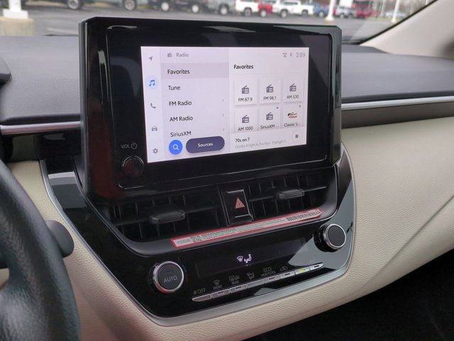 Used 2025 Toyota Corolla LE w/ Convenience Package image 11