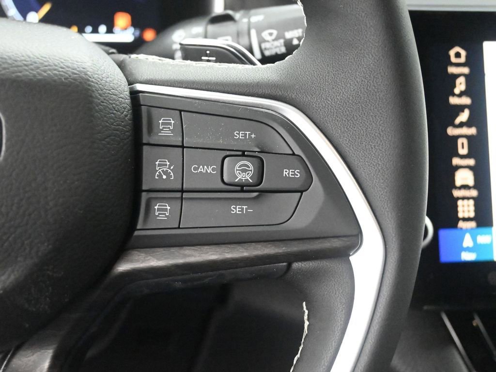 New 2026 Jeep Grand Cherokee Altitude image 25