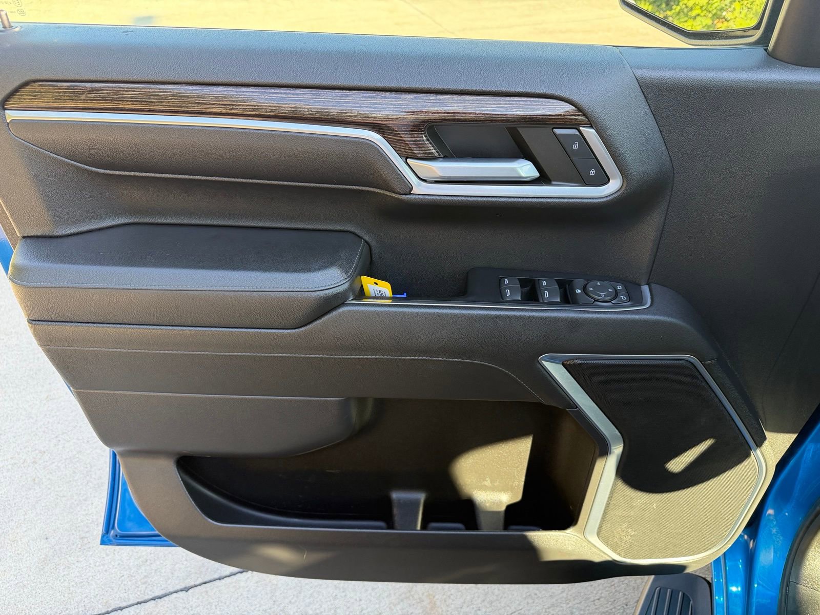 Used 2022 GMC Sierra 1500 Elevation w/ LPO, Elevation Black Package AWD/4WD image 9