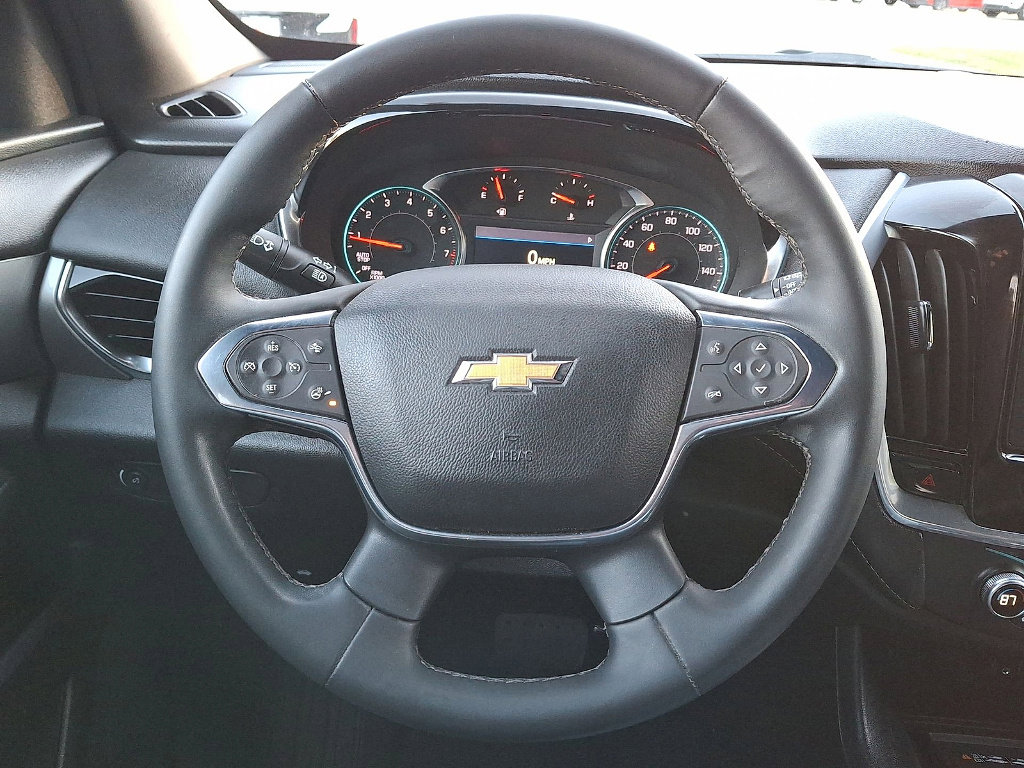 Used 2023 Chevrolet Traverse LT image 17