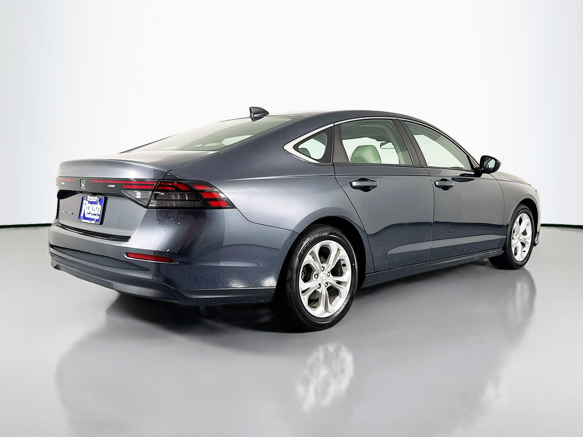 Certified 2023 Honda Accord LX image 5