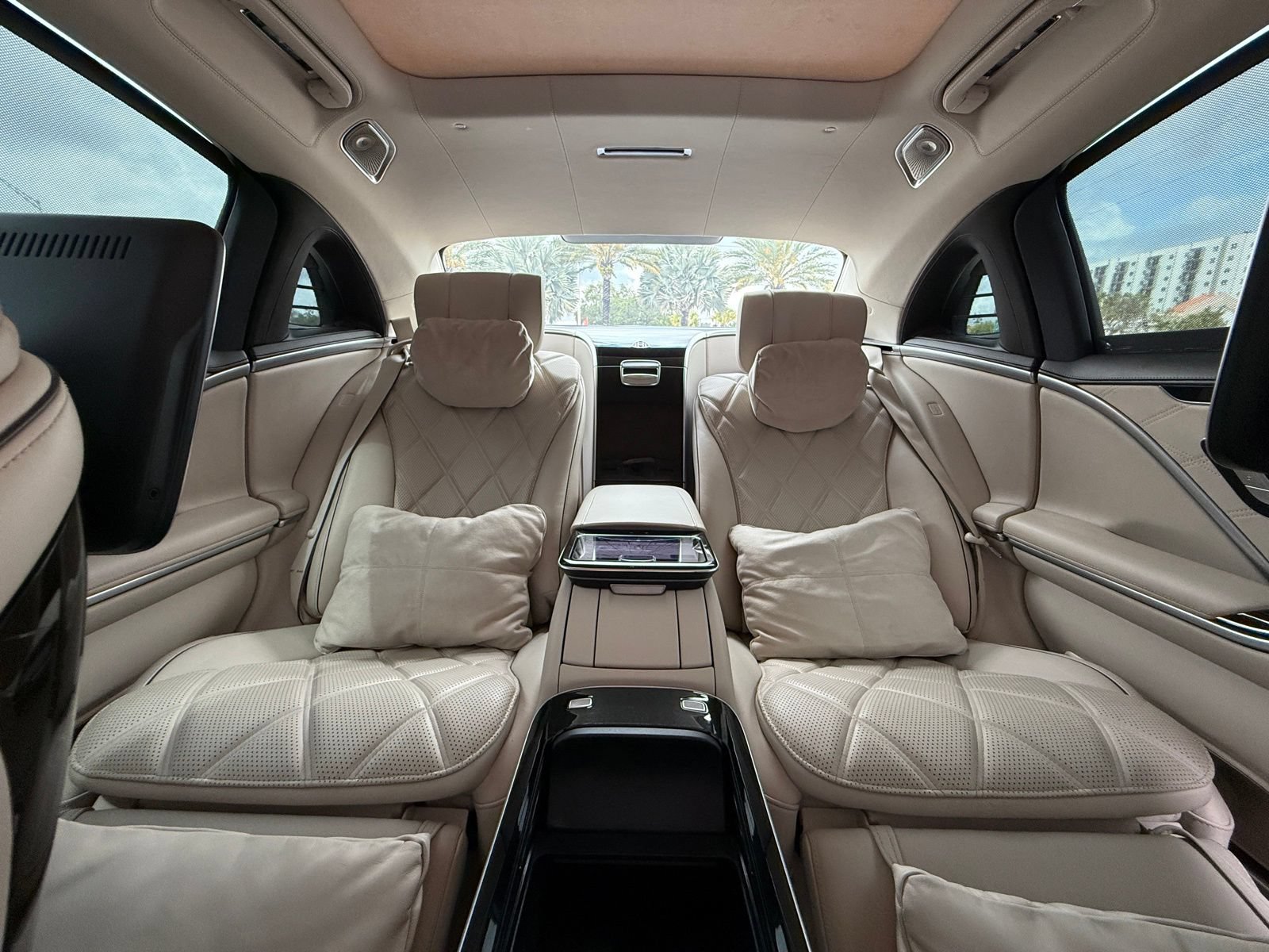 Used 2024 Mercedes-Benz Maybach S 580 4MATIC image 41