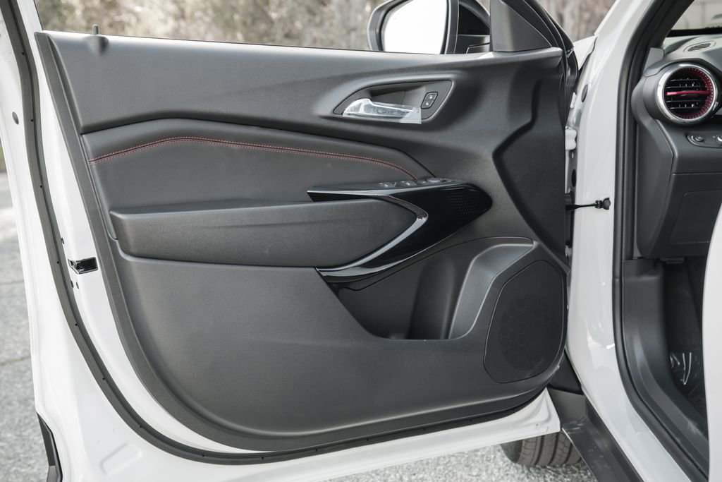 New 2026 Chevrolet Trax RS w/ Driver Confidence Package FWD image 18