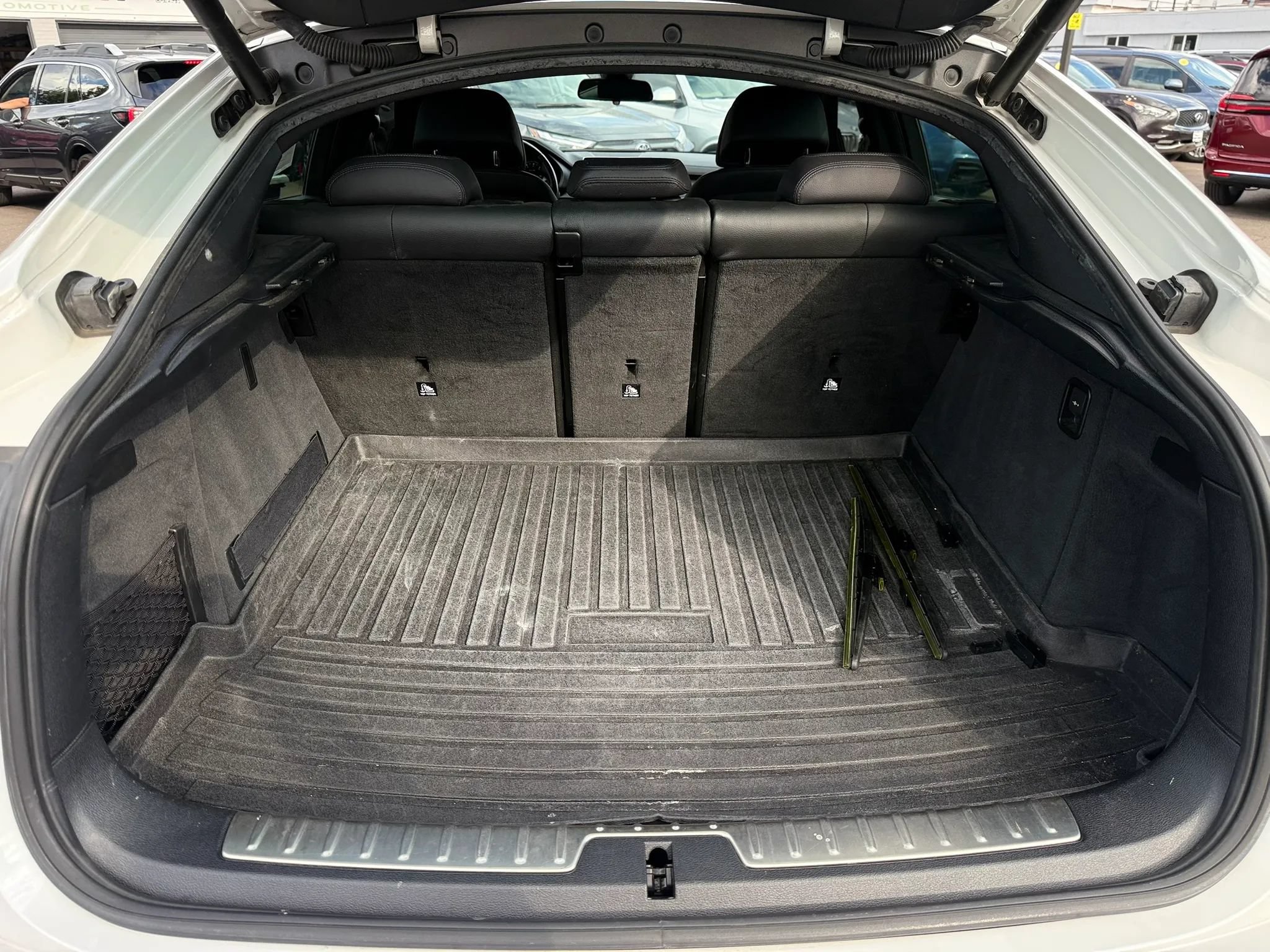 Used 2019 BMW X6 xDrive50i w/ M Sport Package AWD/4WD image 26