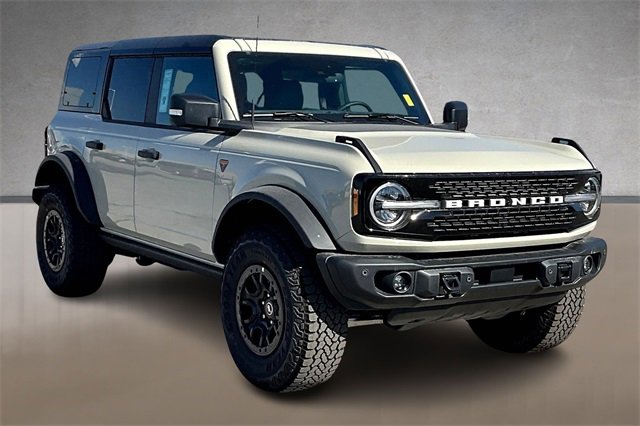 New 2025 Ford Bronco Badlands image 2