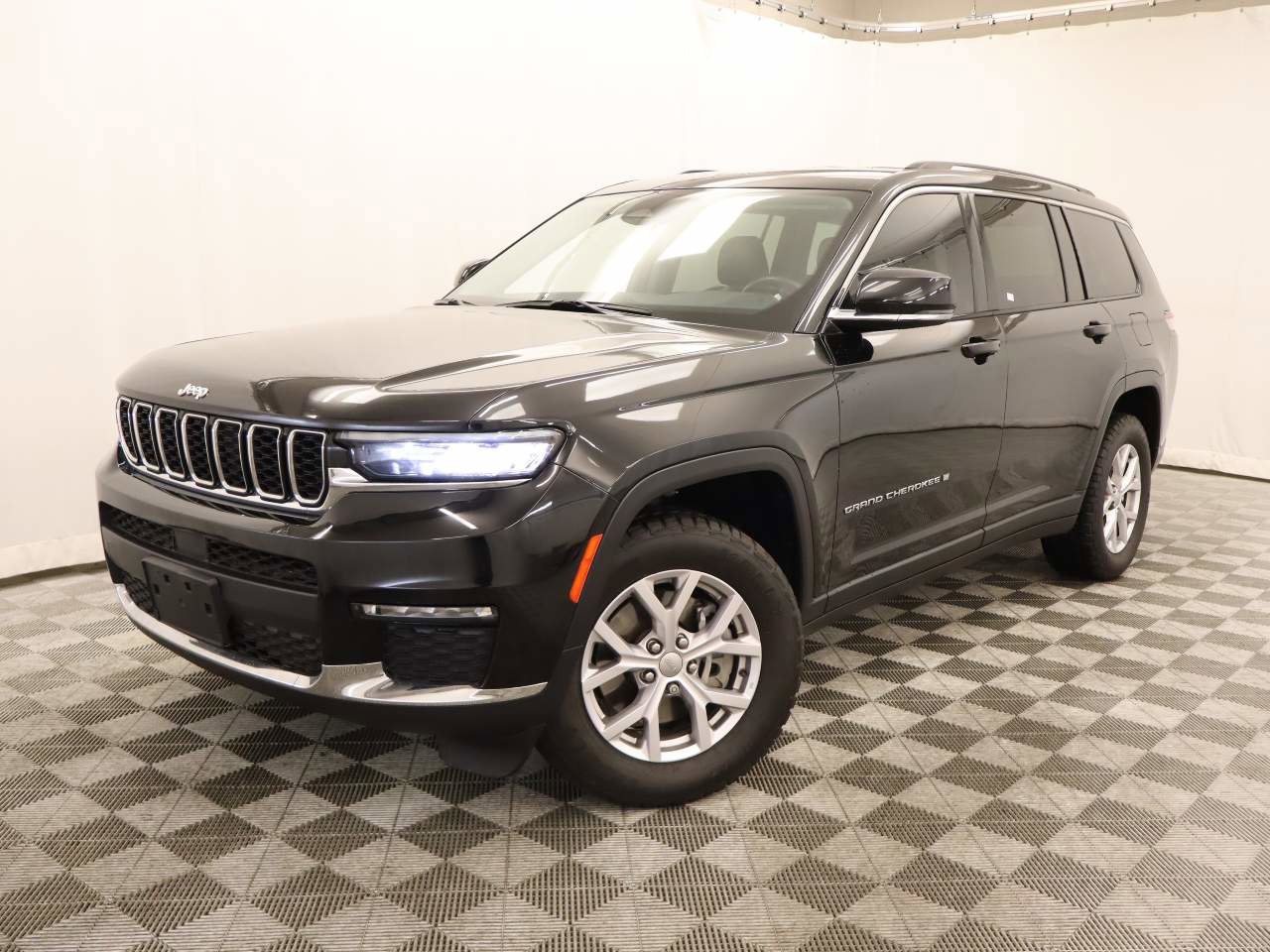 Used 2022 Jeep Grand Cherokee L Limited AWD/4WD image 1