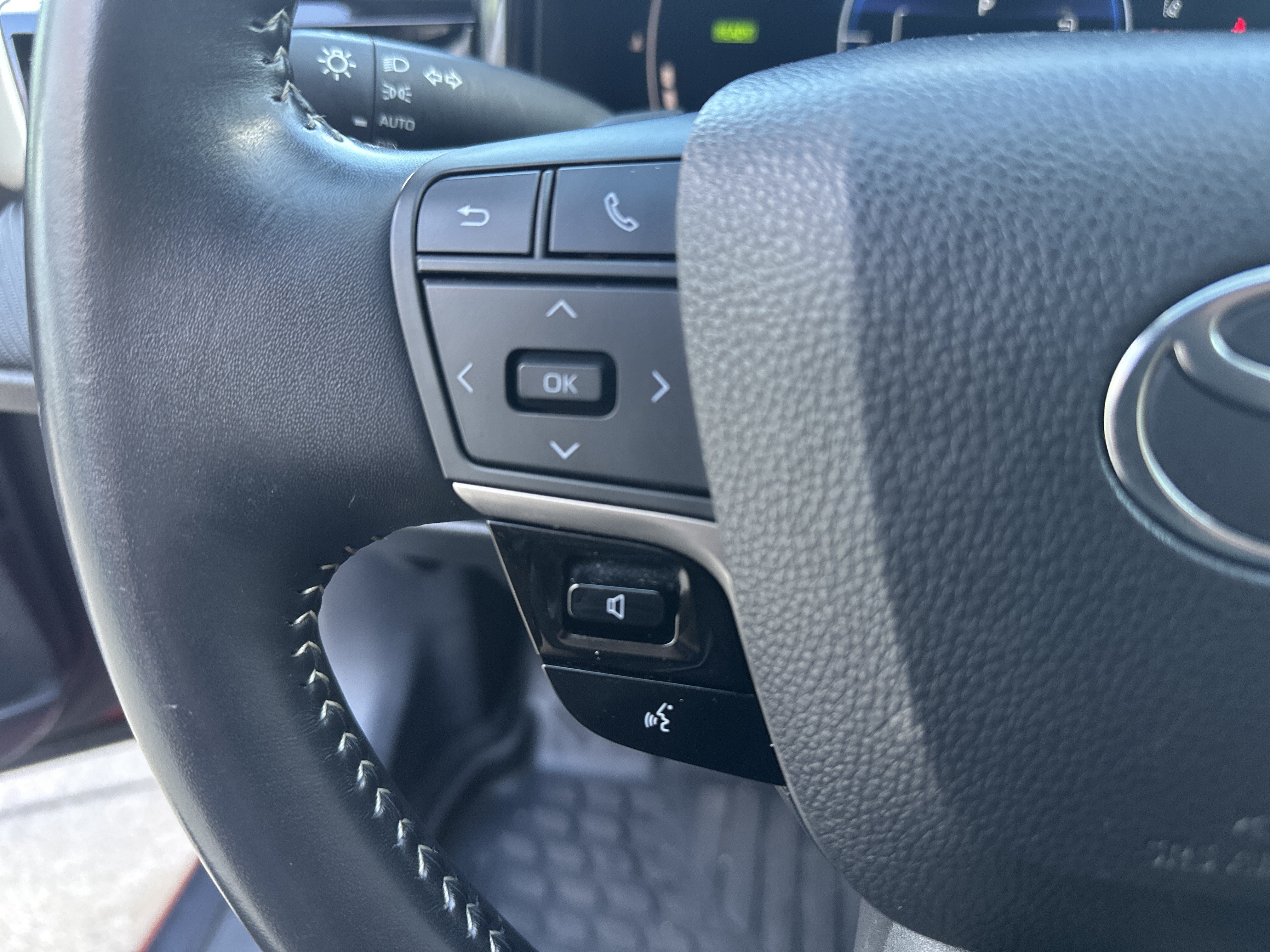 Used 2025 Toyota Camry SE FWD image 18