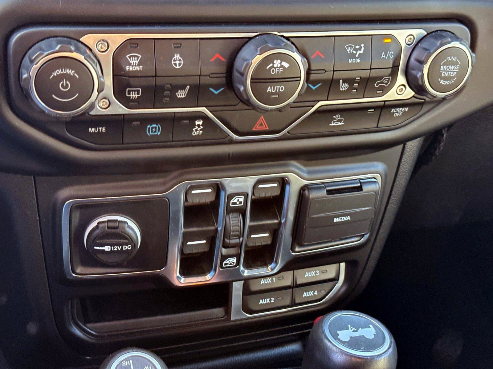 Used 2022 Jeep Wrangler Unlimited Sahara w/ Cold Weather Group image 18