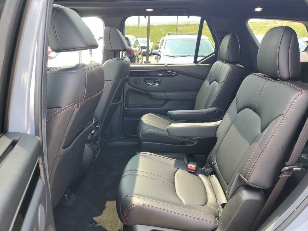 Certified 2025 Honda Pilot TrailSport image 15