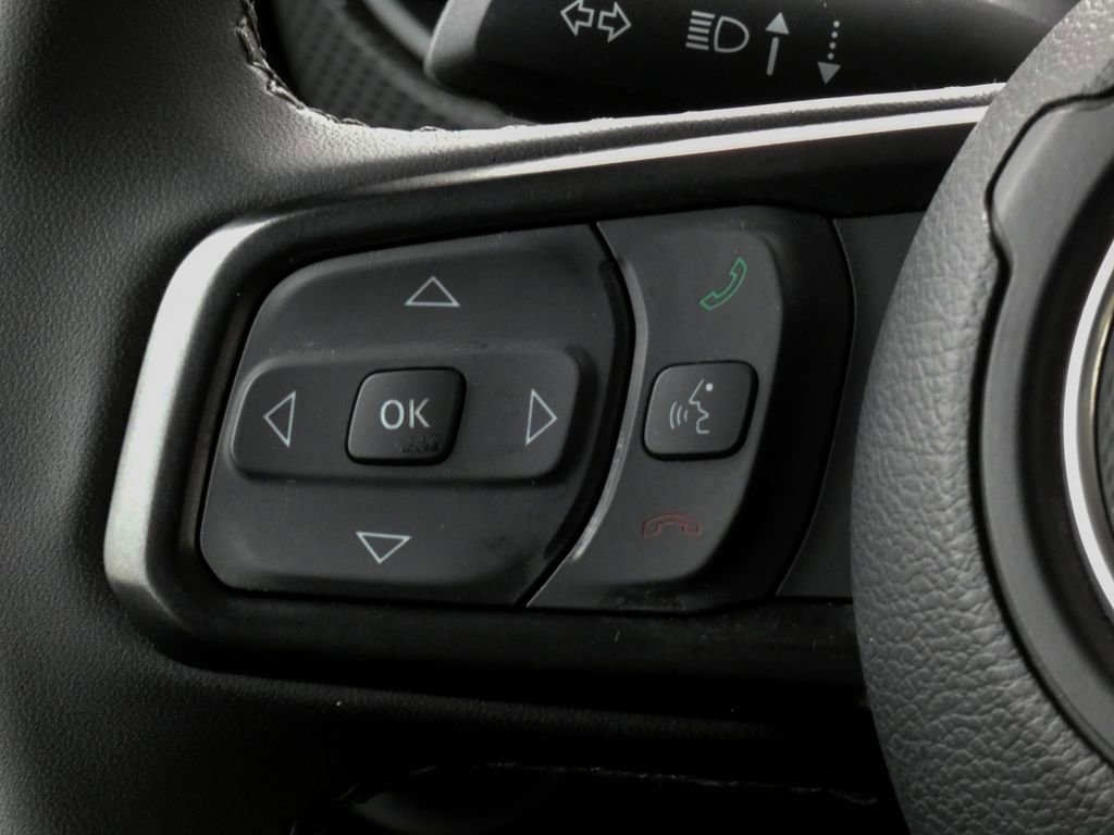 Used 2025 Jeep Wrangler Unlimited Rubicon image 11