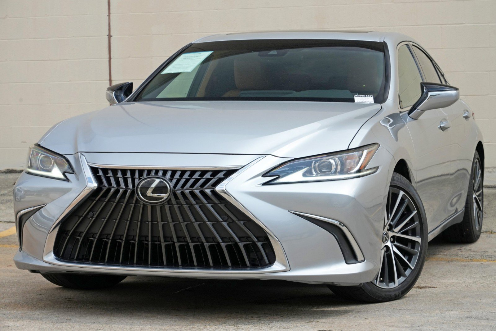 Used 2024 Lexus ES 350 w/ Premium Package FWD image 3