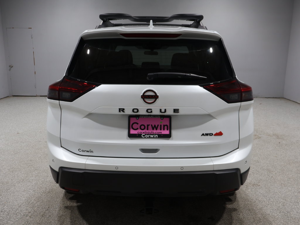 Used 2025 Nissan Rogue SV AWD/4WD image 3