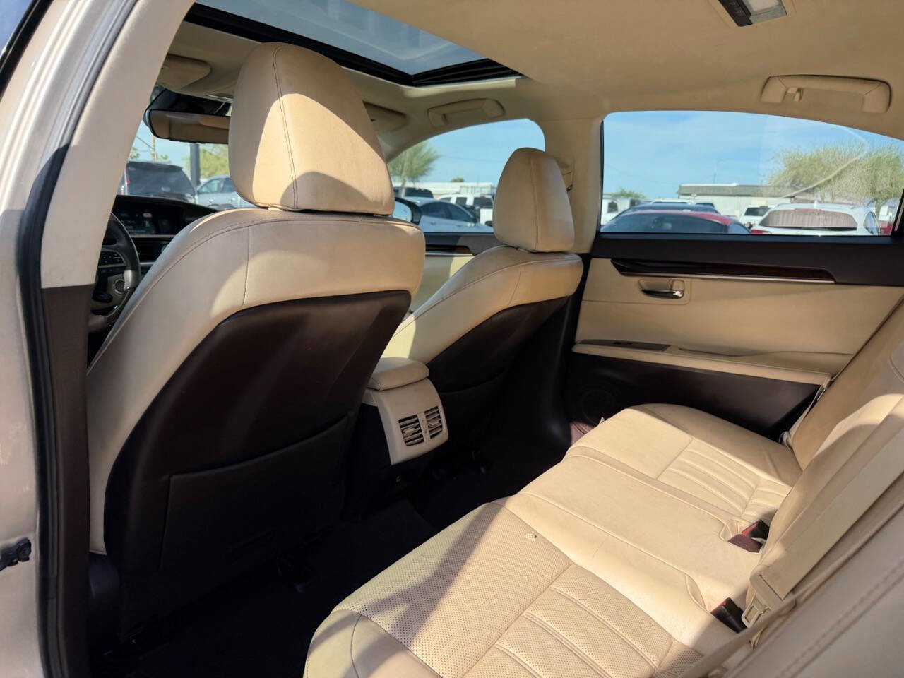 Used 2016 Lexus ES 350 w/ Luxury Package w/Wood Trim FWD image 22