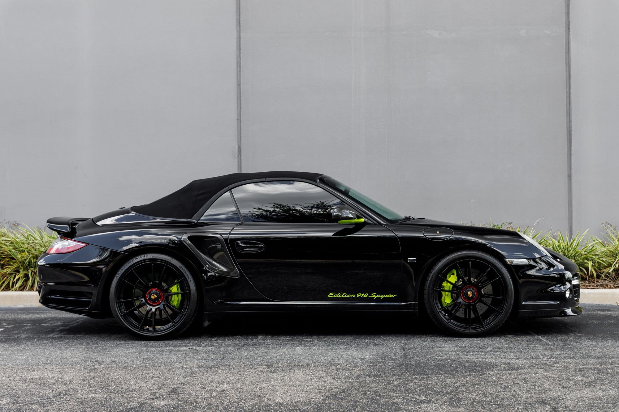Used 2012 Porsche 911 Turbo S AWD/4WD image 6