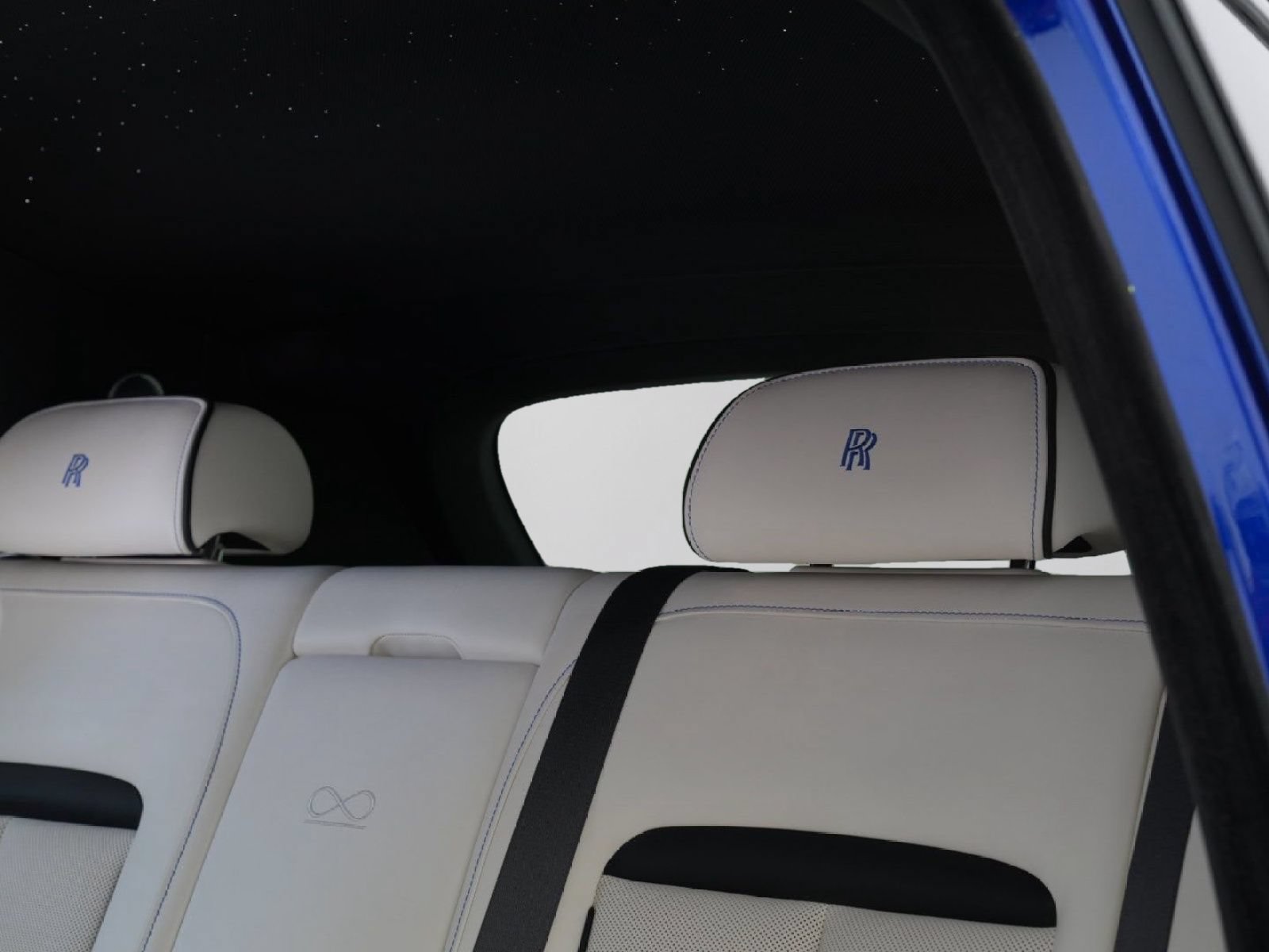 Certified 2021 Rolls-Royce Cullinan Black Badge AWD/4WD image 26