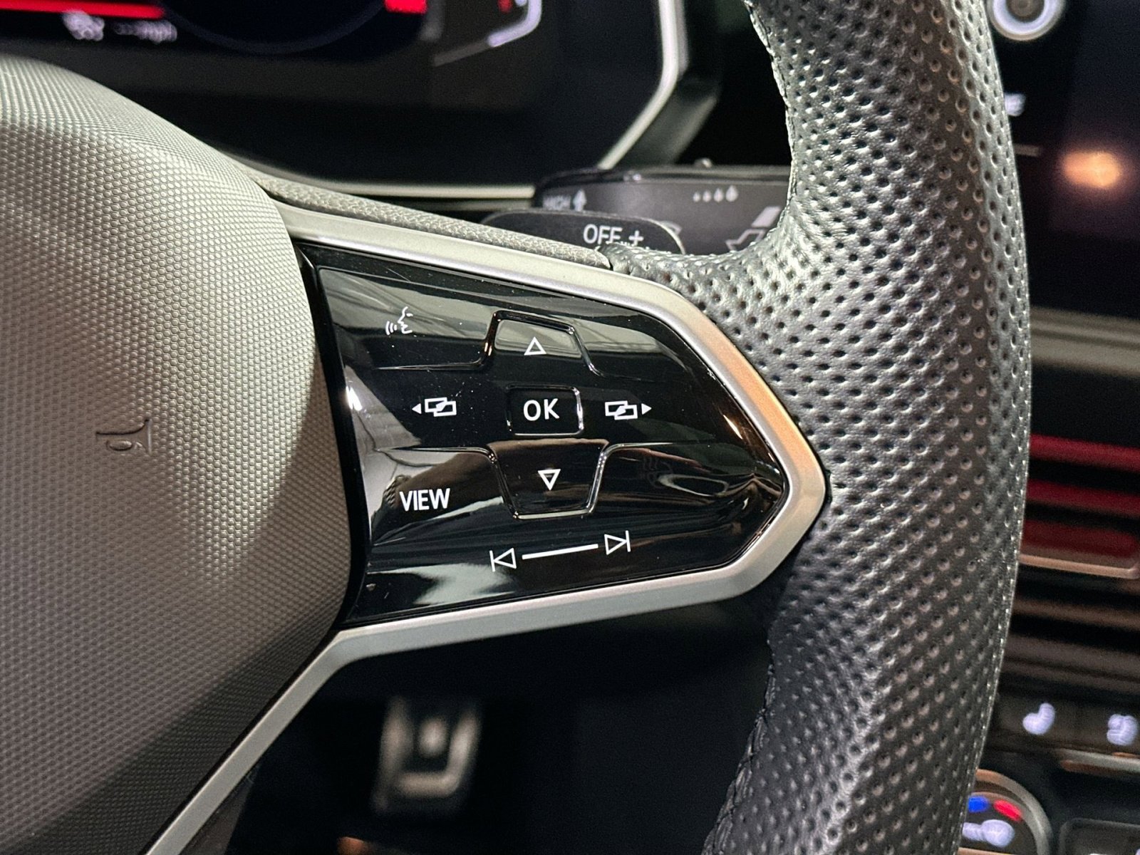 Used 2022 Volkswagen Jetta GLI Autobahn image 22