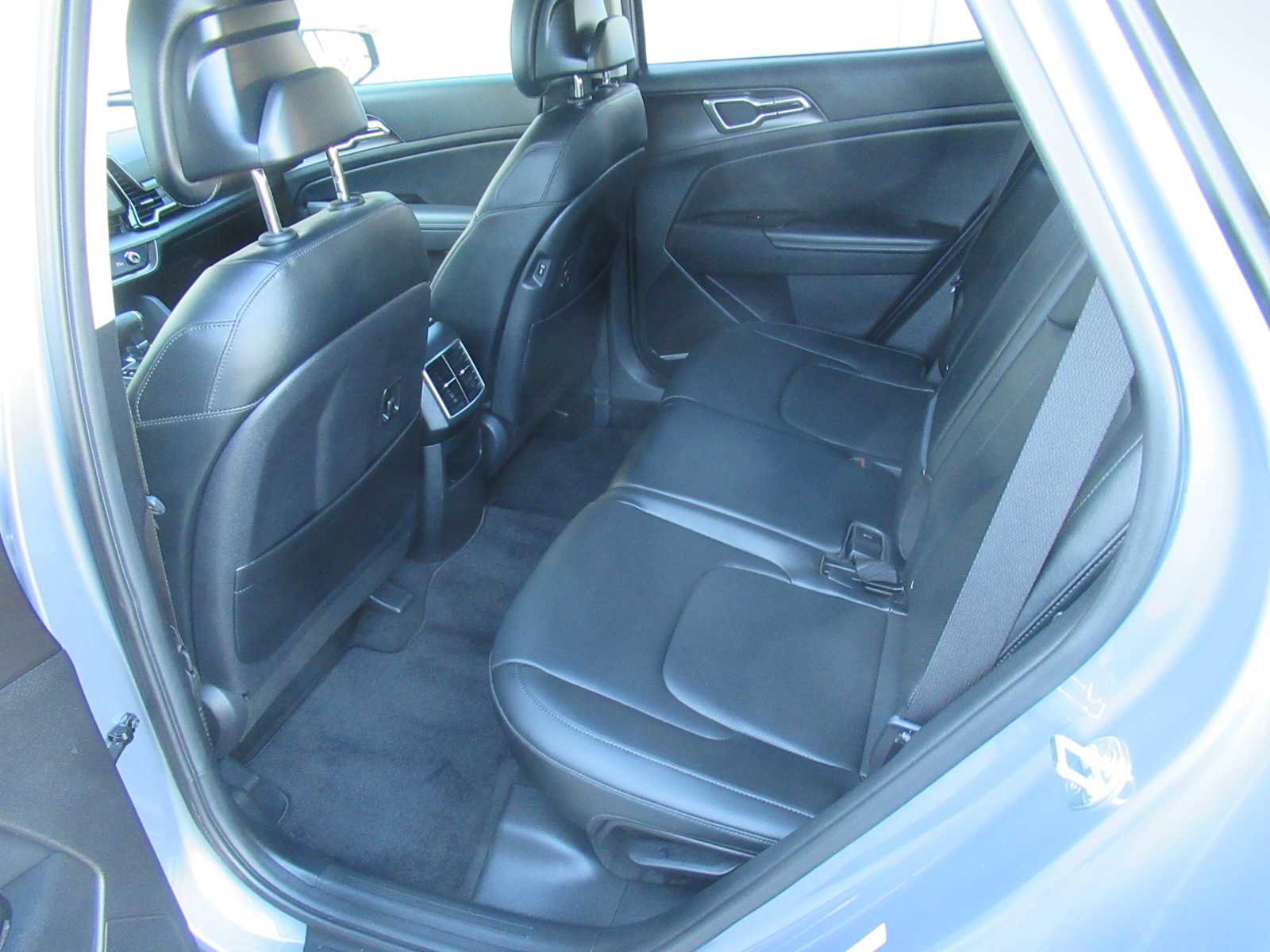 Used 2023 Kia Sportage EX image 39