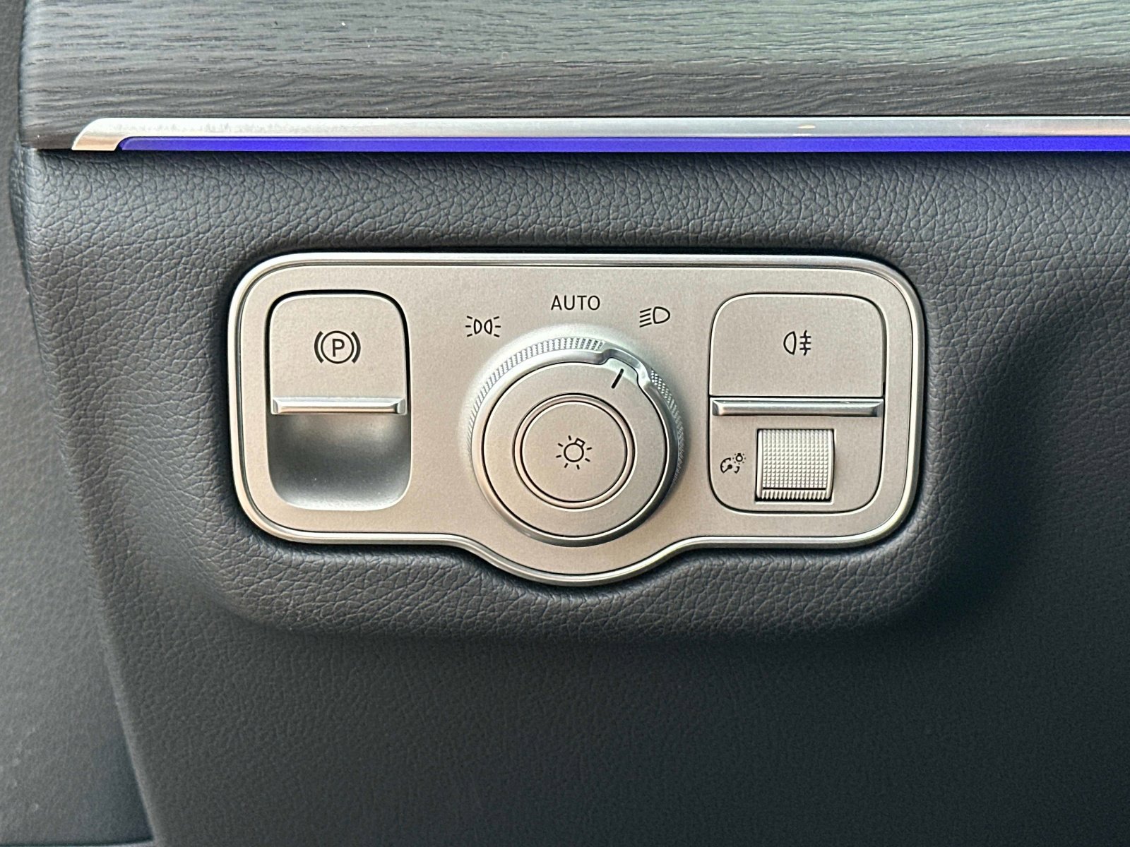 Used 2025 Mercedes-Benz GLS 580 4MATIC image 29