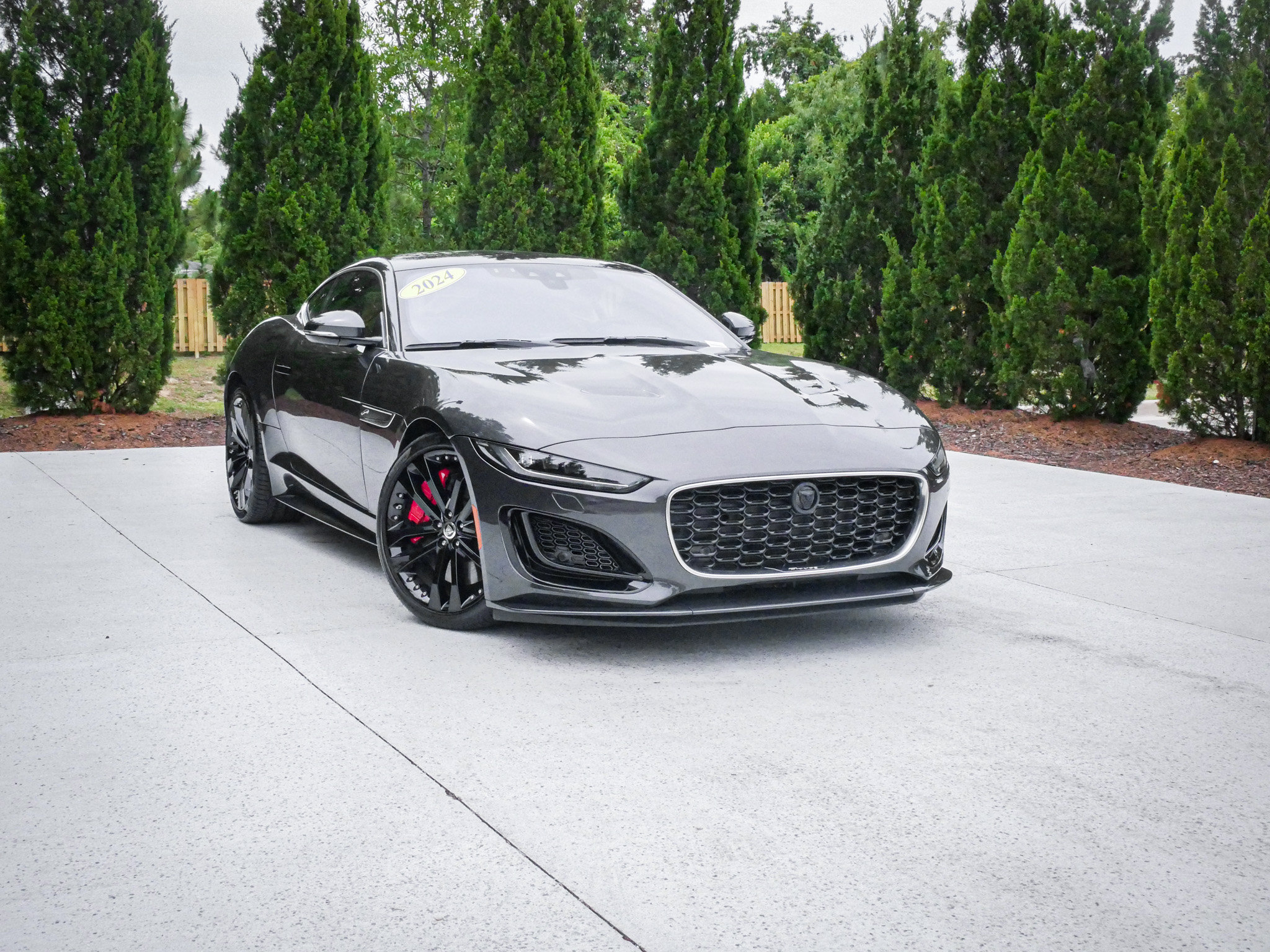 Used 2024 Jaguar F-TYPE Coupe AWD image 2