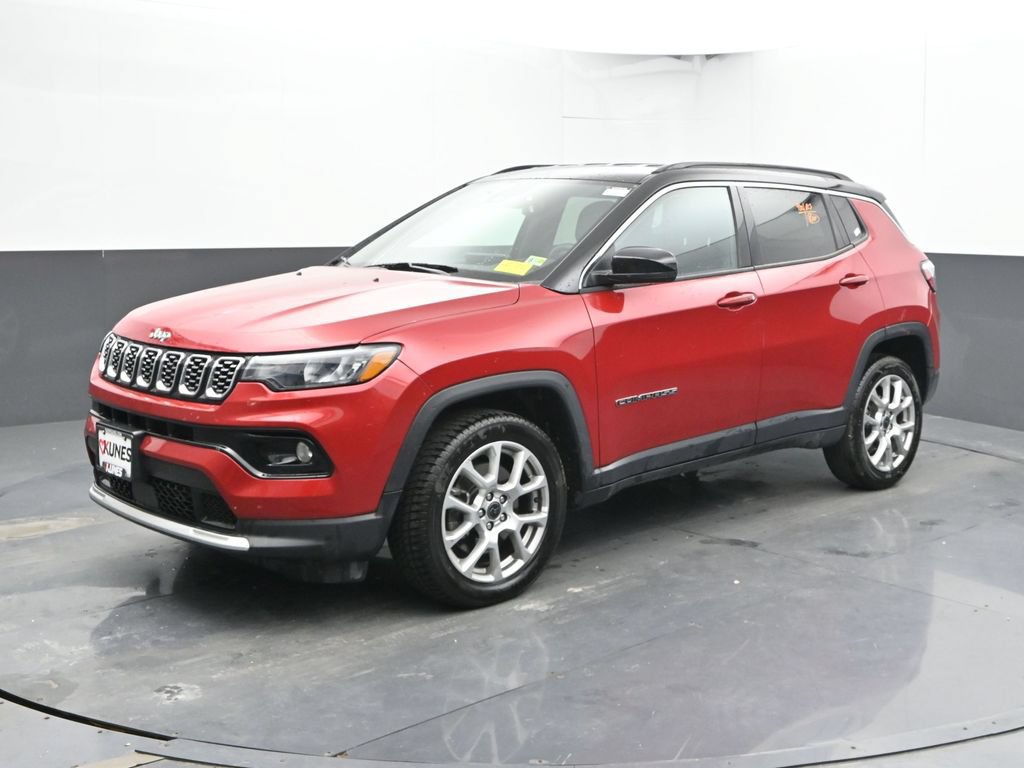 Used 2025 Jeep Compass Limited AWD/4WD image 8