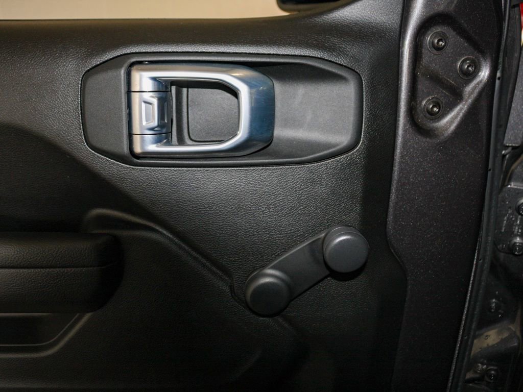Certified 2024 Jeep Gladiator Sport AWD/4WD image 12