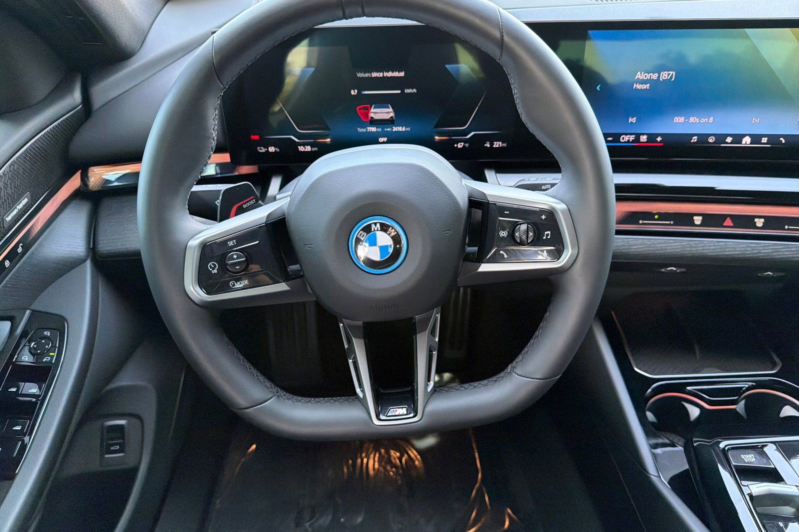 Used 2026 BMW i5 eDrive40 w/ M Sport Package AWD/4WD image 18