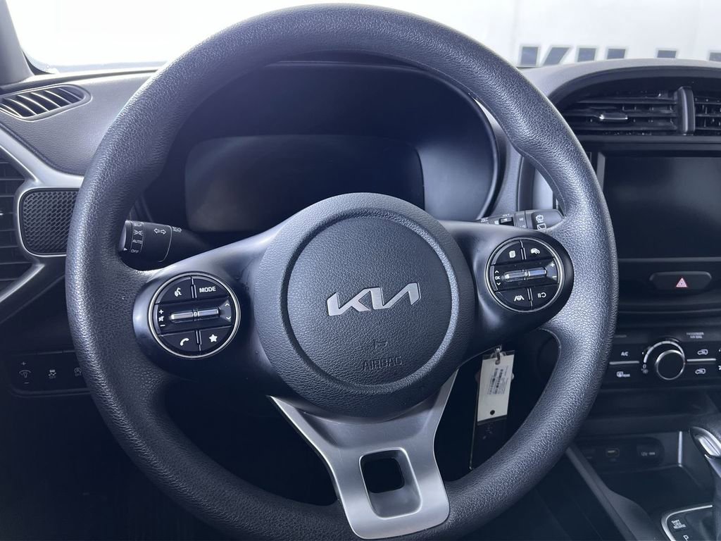 Used 2024 Kia Soul LX w/ Option Group 015 image 16