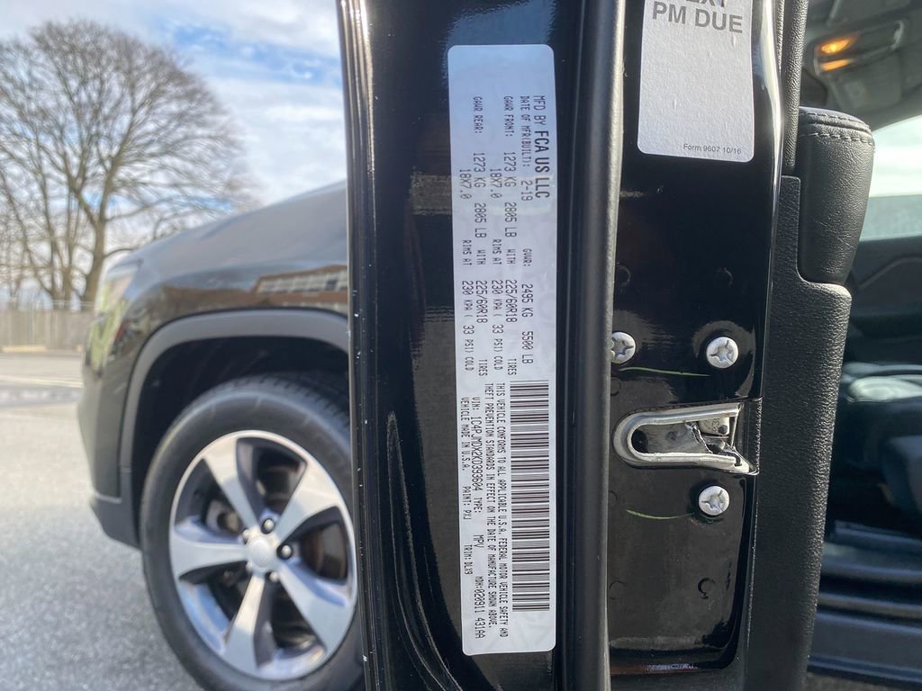 Used 2019 Jeep Cherokee Limited image 32