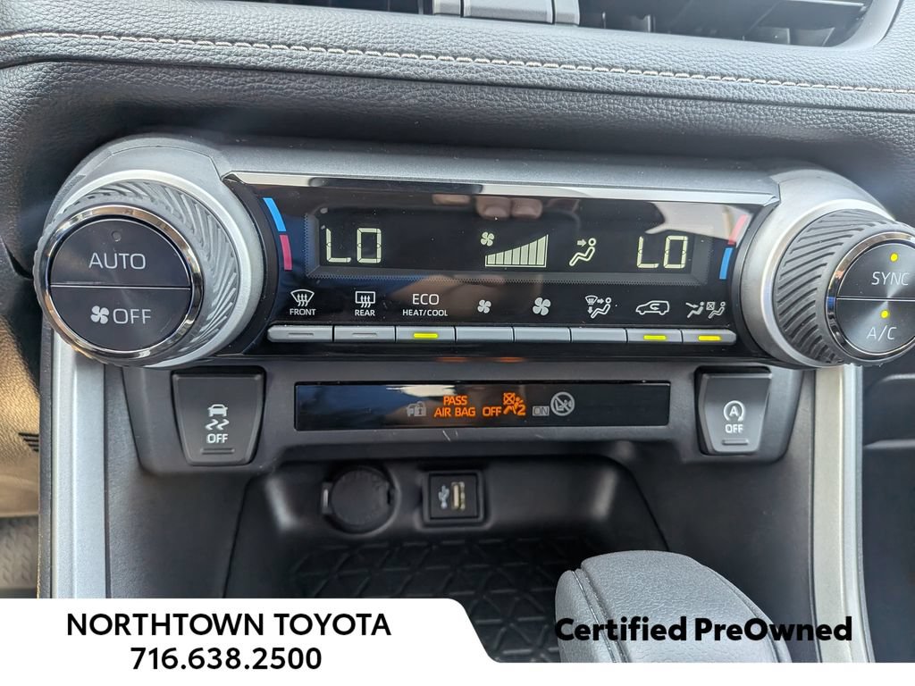 Used 2025 Toyota RAV4 XLE AWD/4WD image 24