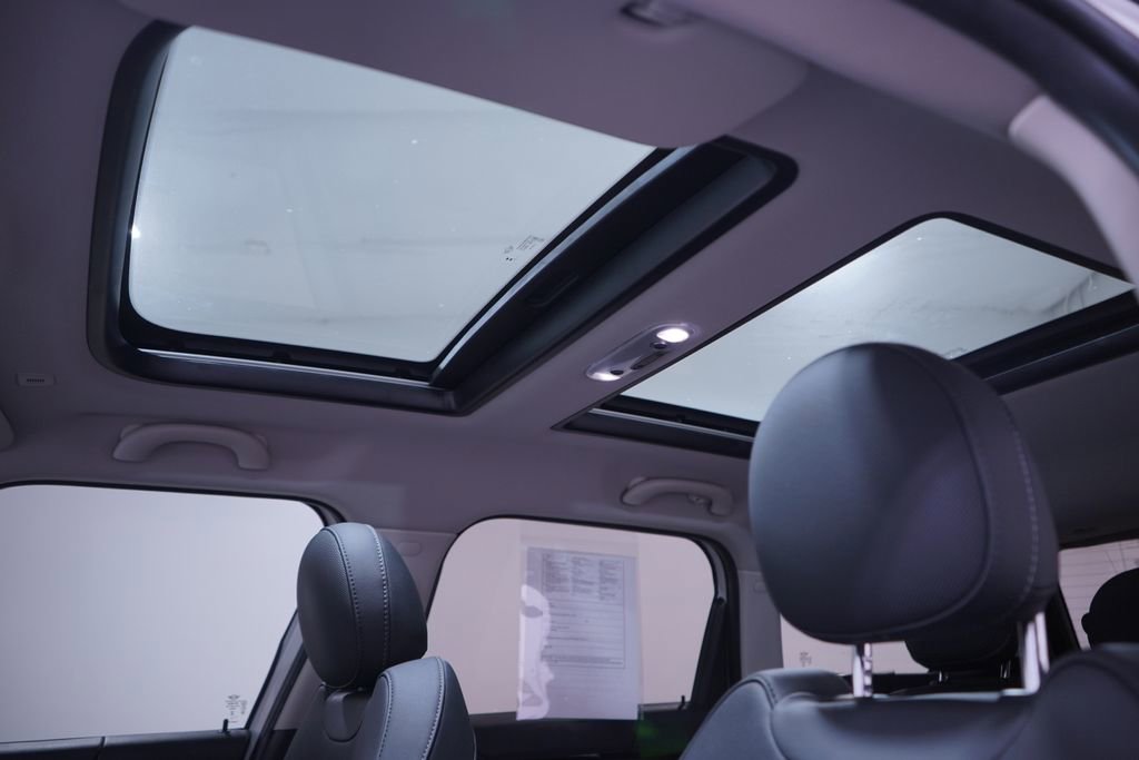 Used 2024 MINI Cooper Countryman S w/ Premium Package image 8