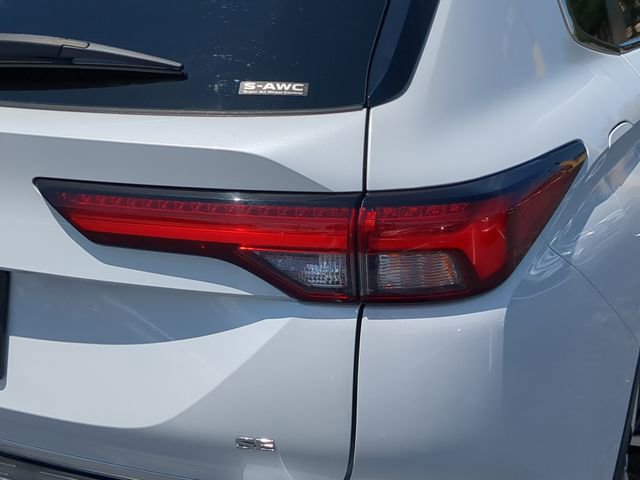 Used 2022 Mitsubishi Outlander SE AWD/4WD image 11