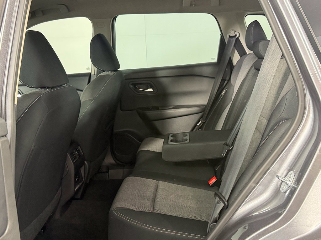 Used 2024 Nissan Rogue SV FWD image 16