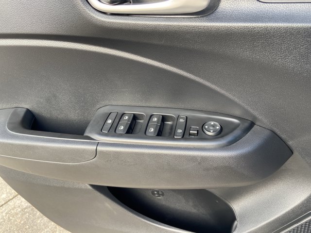 Used 2025 Hyundai Venue SEL FWD image 46
